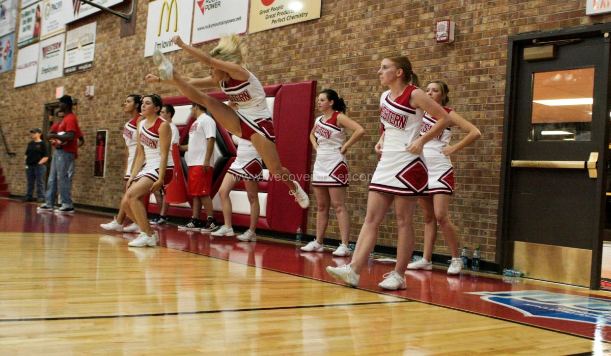 Western Wyoming Community College Cheerleaders 09/07/2012